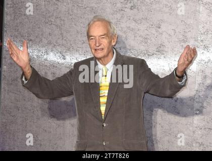 Jon Snow besucht Napoleon - UK Premiere am Odeon Luxe Leicester Square in London, England. UK. Donnerstag, 16. November 2023 - BANG MEDIA INTERNATIONAL FAMOUS PICTURES 28 HOLMES ROAD LONDON NW5 3AB VEREINIGTES KÖNIGREICH Tel. 44 0 02 7485 1005 E-Mail: picturesfamous.uk.com Copyright: XJamesxWarrenx FP Napoleon UK Prem 091 Stockfoto