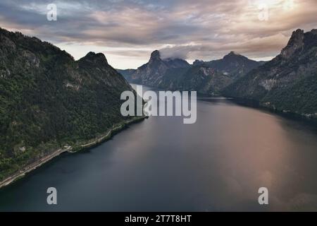 Blick auf die österreichischen Traunsee vom Ebensee aus Stockfoto