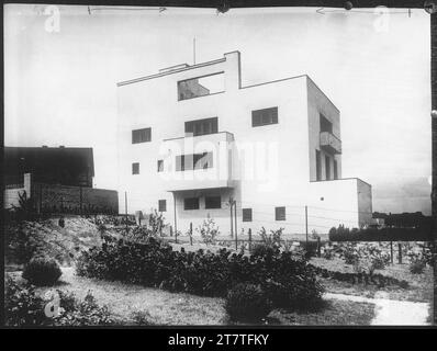 Martin Gerlach jun. Villa Dr. Ing. Frantisek und Milada Müller, Prag-Stresovice, nad Hradnim Vodojemem 14, Republik Teschech, Seitenansicht. Laut 1928-1930; Aufnahme 1930 Stockfoto