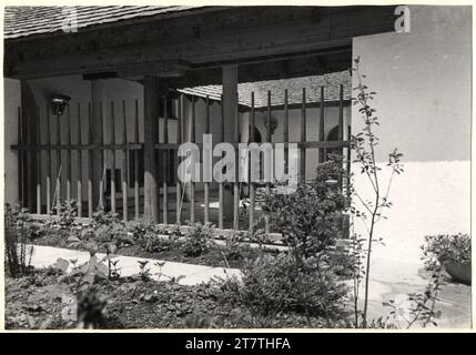 Foto Wasow Ruhpolding, Chiemgau, Landhaus Schmucker, Blick vom Atrium zum Zierhof, Fotografie. Foto nach 1939 Stockfoto