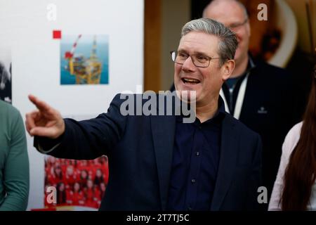 Arbeitsleiter Sir Keir Starmer bei einem Besuch des St Fergus Gas Terminal, einer sauberen Kraftwerksanlage in Aberdeenshire. Bilddatum: Freitag, 17. November 2023. Stockfoto