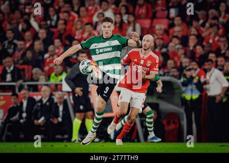 Viktor Gyokeres, Fredrik Aursnes während des Liga Portugal Spiels 23/24 zwischen SL Benfica und Sporting CP im Estadio da Luz, Lissabon, Portugal. (Maciej Rogo Stockfoto