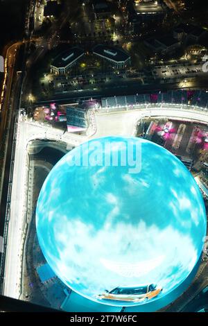 LAS VEGAS, NV - 16. NOVEMBER: Abendliche Luftaufnahme der Formel-1-Rennstrecke am Wochenende des Formel-1-Grand-Prix in Las Vegas, Nevada am 16. November 2023. Copyright: Xmpi34x Credit: Imago/Alamy Live News Stockfoto