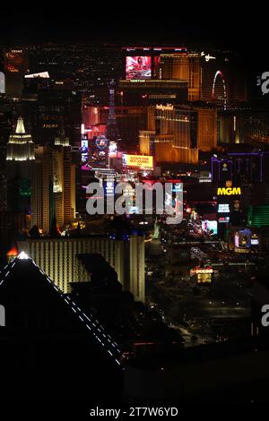 LAS VEGAS, NV - 16. NOVEMBER: Abendliche Luftaufnahme am Wochenende des Formel-1-Grand Prix in Las Vegas, Nevada am 16. November 2023. Copyright: Xmpi34x Credit: Imago/Alamy Live News Stockfoto