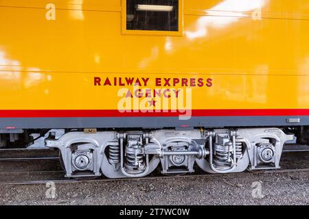 150-jähriges Jubiläum der Union Pacific im Amtrak-Depot in Houston. Neben der Dampflok 844 war auch ein Museumszug zu sehen. Stockfoto