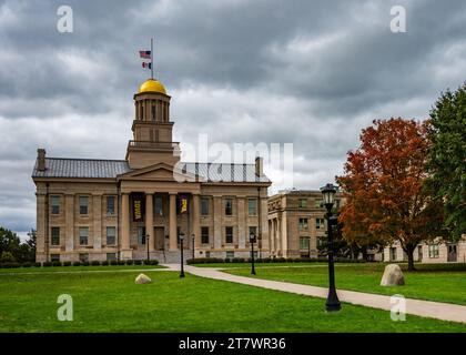 Old Iowa State Capitol mit Goldkuppel in Iowa City Stockfoto