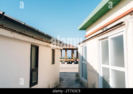 Sehwa Beach und alte Hausstraße auf Jeju Island, Korea Stockfoto