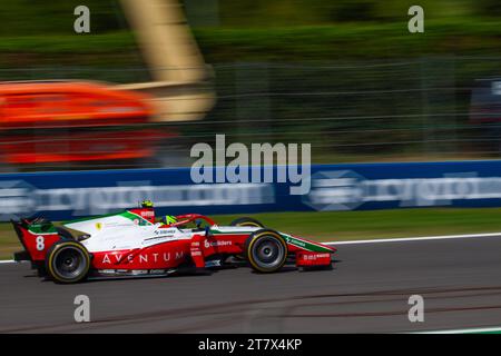 Ferrari Driver Academy Oliver Bearman (eng) in Monza, Italien für die Formel-2-Runde 1-3. September 2023 mit Prema Racing. Gewinner des Feature-Rennens Stockfoto