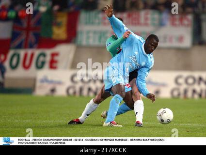 FUSSBALL - FRANZÖSISCHE MEISTERSCHAFT 2002/03 - 021214 - CS LIMOUSINE GEGEN OLYMPIQUE MARSEILLE - IBRAHIMA BAKAYOKO (OM) - FOTO LAURENT BAHEUX / FLASH PRESS Stockfoto