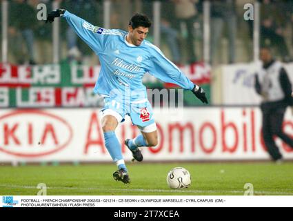 FUSSBALL - FRANZÖSISCHE MEISTERSCHAFT 2002/03 - 021214 - CS LIMOUSINE GEGEN OLYMPIQUE MARSEILLE - CYRIL CHAPUIS (OM) - FOTO LAURENT BAHEUX / FLASH PRESS Stockfoto