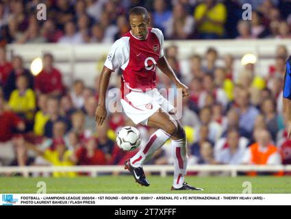 FUSSBALL - CHAMPIONS LEAGUE 2003/04 - 1. RUNDE - GRUPPE B - 030917 - ARSENAL FC GEGEN FC INTERNAZIONALE - THIERRY HENRY (ARS) - FOTO LAURENT BAHEUX / FLASH PRESS Stockfoto