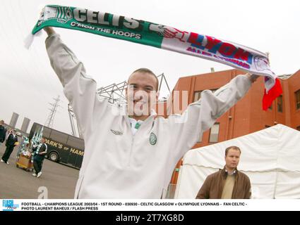 FUSSBALL - CHAMPIONS LEAGUE 2003/04 - 1. RUNDE - 030930 - CELTIC GLASGOW GEGEN OLYMPIQUE LYONNAIS - FAN CELTIC - FOTO LAURENT BAHEUX / FLASH PRESS Stockfoto