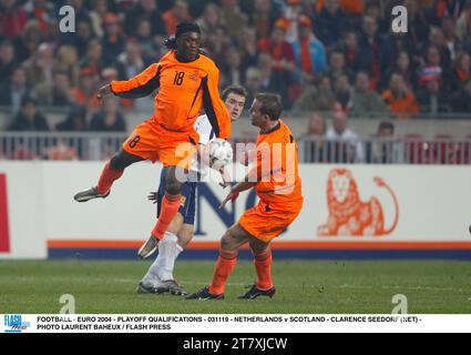 FUSSBALL - EURO 2004 - PLAYOFF-QUALIFIKATIONEN - 031119 - NIEDERLANDE/SCHOTTLAND - CLARENCE SEEDORF (NET) - FOTO LAURENT BAHEUX / FLASH PRESS Stockfoto