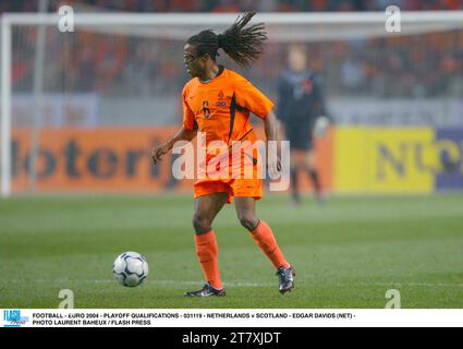FUSSBALL - EURO 2004 - PLAYOFF-QUALIFIKATIONEN - 031119 - NIEDERLANDE/SCHOTTLAND - EDGAR DAVIDS (NET) - FOTO LAURENT BAHEUX / FLASH PRESS Stockfoto