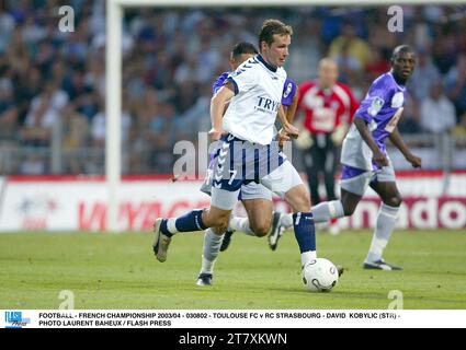 FUSSBALL - FRANZÖSISCHE MEISTERSCHAFT 2003/04 - 030802 - TOULOUSE FC GEGEN RC STRASSBURG - DAVID KOBYLIC (STR) - FOTO LAURENT BAHEUX / FLASH PRESS Stockfoto