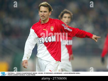 FUSSBALL - FRANZÖSISCHE MEISTERSCHAFT 2003/04 - 031026 - FC SOCHAUX V AS MONACO - LUCAS BERNARDI (MON) - FOTO LAURENT BAHEUX / FLASH PRESS Stockfoto