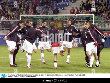 FUSSBALL - FRANZÖSISCHE MEISTERSCHAFT 2003/04 - 031026 - FC SOCHAUX V AS MONACO - ILLUSTRATIONSTEAM MONACO - FOTO LAURENT BAHEUX / FLASH PRESS Stockfoto