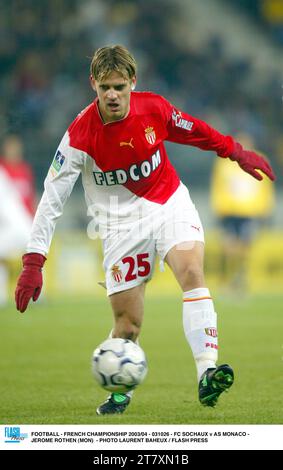 FUSSBALL - FRANZÖSISCHE MEISTERSCHAFT 2003/04 - 031026 - FC SOCHAUX V AS MONACO - JEROME ROTHEN (MON) - FOTO LAURENT BAHEUX / FLASH PRESS Stockfoto