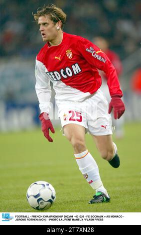 FUSSBALL - FRANZÖSISCHE MEISTERSCHAFT 2003/04 - 031026 - FC SOCHAUX V AS MONACO - JEROME ROTHEN (MON) - FOTO LAURENT BAHEUX / FLASH PRESS Stockfoto