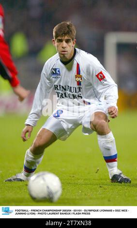 FUSSBALL - FRANZÖSISCHE MEISTERSCHAFT 2003/04 - 031101 - OLYMPIQUE LYONNAIS / OGC NICE - JUNINHO (LYON) - FOTO LAURENT BAHEUX / FLASH PRESS Stockfoto