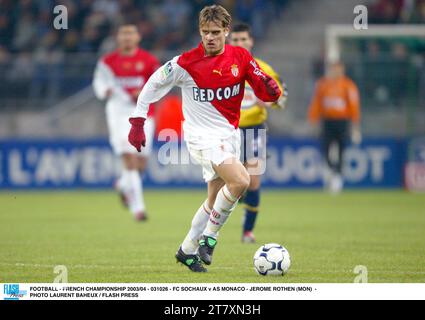 FUSSBALL - FRANZÖSISCHE MEISTERSCHAFT 2003/04 - 031026 - FC SOCHAUX V AS MONACO - JEROME ROTHEN (MON) - FOTO LAURENT BAHEUX / FLASH PRESS Stockfoto