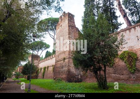 Römische Aurelianische Mauern (Mura Aureliane), UNESCO-Weltkulturerbe, Rom, Latium (Latium), Italien, Europa Stockfoto