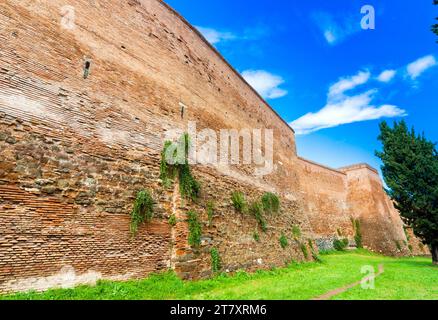 Römische Aurelianische Mauern (Mura Aureliane), UNESCO-Weltkulturerbe, Rom, Latium (Latium), Italien, Europa Stockfoto