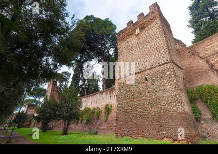 Römische Aurelianische Mauern (Mura Aureliane), UNESCO-Weltkulturerbe, Rom, Latium (Latium), Italien, Europa Stockfoto