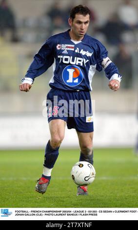 FUSSBALL - FRANZÖSISCHE MEISTERSCHAFT 2003/04 - LIGA 2 - 031203 - CS LIMOUSINE GEGEN CLERMONT FOOT - JOHAN GALLON (CLE) - FOTO LAURENT BAHEUX / FLASH PRESS Stockfoto