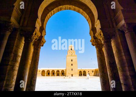 Das Innere der Großen Moschee von Kairouan (Moschee von Uqba), UNESCO-Weltkulturerbe, Kairouan, Tunesien, Nordafrika, Afrika Stockfoto