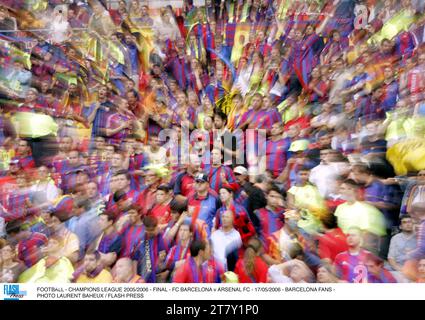 FUSSBALL - CHAMPIONS LEAGUE 2005/2006 - FINALE - FC BARCELONA GEGEN ARSENAL FC - 05/2006 - BARCELONA FANS - FOTO LAURENT BAHEUX / FLASH PRESS Stockfoto