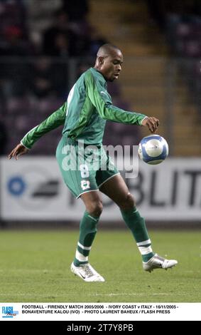 FUSSBALL - ERSTSPIEL 2005/2006 - ELFENBEINKÜSTE GEGEN ITALIEN - 16/11/2005 - BONAVENTURE KALOU (IVO) - FOTO LAURENT BAHEUX / FLASH PRESS Stockfoto