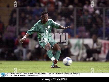 FUSSBALL - ERSTSPIEL 2005/2006 - ELFENBEINKÜSTE GEGEN ITALIEN - 16/11/2005 - DIDIER ZOKORA (IVO) - FOTO LAURENT BAHEUX / FLASH PRESS Stockfoto