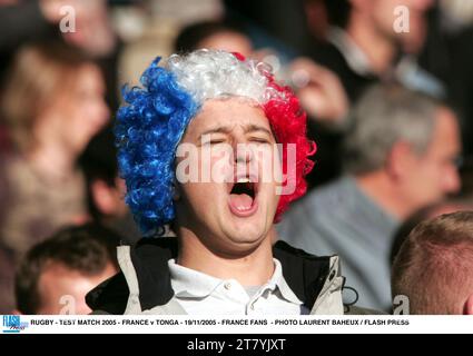 RUGBY - TESTSPIEL 2005 - FRANKREICH GEGEN TONGA - 19/11/2005 - FRANKREICH FANS - FOTO LAURENT BAHEUX / FLASH PRESS Stockfoto