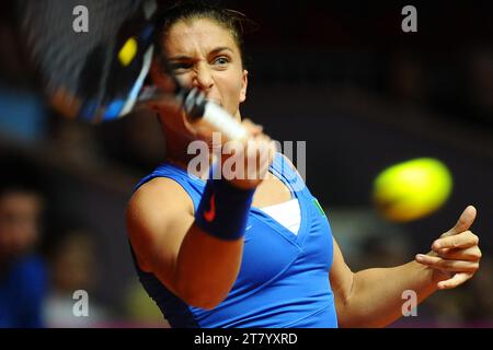 Sara Errani aus Italien spielt am 8. Januar 2015 im Stadion 105 in Genua, Italien, in der ersten Runde des Fed Cup 2015 gegen Kristina Mladenovic aus Frankreich. Foto Massimo Cebrelli/DPPI Stockfoto