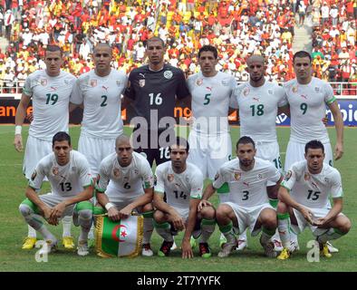 FUSSBALL - AFRIKANISCHE NATIONENMEISTERSCHAFT 2010 - GRUPPE A - ALGERIEN GEGEN ANGOLA - 18/01/2010 - FOTO MOHAMED KADRI / DPPI - TEAM ALGERIEN Stockfoto