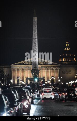 Paris, Frankreich. November 2023. Dieses Foto zeigt die Nationalversammlung hinter dem Obelisken Luxor am 16. November 2023 in Paris. Foto: Firas Abdullah/ABACAPRESS.COM Credit: Abaca Press/Alamy Live News Stockfoto