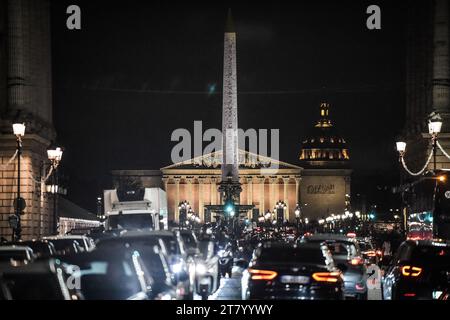 Paris, Frankreich. November 2023. Dieses Foto zeigt die Nationalversammlung hinter dem Obelisken Luxor am 16. November 2023 in Paris. Foto: Firas Abdullah/ABACAPRESS.COM Credit: Abaca Press/Alamy Live News Stockfoto