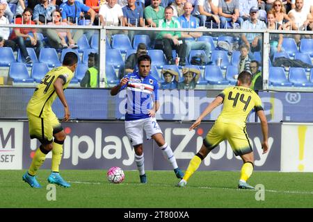 Eder Citadin Martins von der UC Sampdoria in Aktion mit Jeison Murillo und Ivan Perisic vom FC Inter Milan während des italienischen Meisterschaftsspiels Serie A zwischen UC Sampdoria und dem FC Inter Milan im Luigi Ferraris Stadium am 4. Oktober 2015 in Genua. Foto Massimo Cebrelli / DPPI Stockfoto