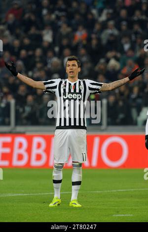 Mario Mandzukic vom Juventus FC reagiert auf das Halbfinale des Italienischen Pokals zwischen Juventus FC und dem FC Inter Mailand am 27. Januar 2016 im Juventus Stadion in Turin. Foto Massimo Cebrelli / DPPI Stockfoto