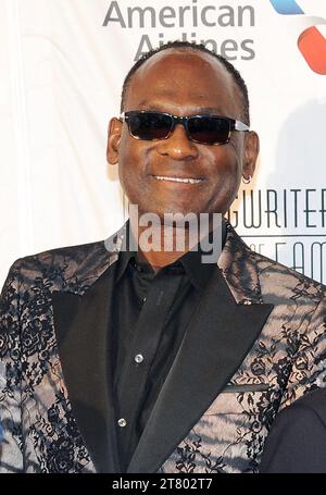 **DATEIFOTO** George 'Funky' Brown von Kool & The Gang ist um 74 verstorben. NEW YORK, NY - 14. JUNI: George Brown beim 49. Jährlichen Induction and Awards Dinner in der Songwriters Hall of Fame im New York Marriott Marquis Hotel am 14. Juni 2018 in New York City. Hinweis: John Palmer/MediaPunch Stockfoto