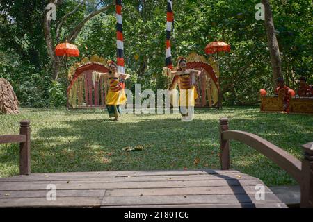 Die Geschichte von Lubdaka balinesischen Auftritten im Affenwald Ubud, Bali, Indonesien Stockfoto