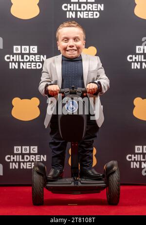 Lenny Rush vom BBC Children in Need Telethon in den BBC Studios in Salford. Die BBC Children in Need unterstützt Kinder und Jugendliche, die von mehreren Nachteilen wie Armut, Not, Behinderung, Krankheit oder Trauma betroffen sind. Bilddatum: Freitag, 17. November 2023. Stockfoto