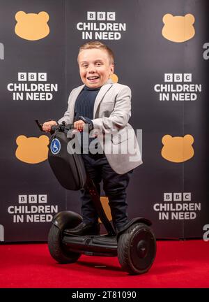 Lenny Rush vom BBC Children in Need Telethon in den BBC Studios in Salford. Die BBC Children in Need unterstützt Kinder und Jugendliche, die von mehreren Nachteilen wie Armut, Not, Behinderung, Krankheit oder Trauma betroffen sind. Bilddatum: Freitag, 17. November 2023. Stockfoto