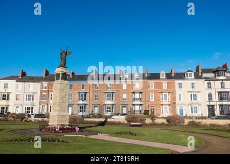 Redheugh Gardens, war Memorial and Cliff Terrace, Hartlepool Headland, England, Großbritannien Stockfoto