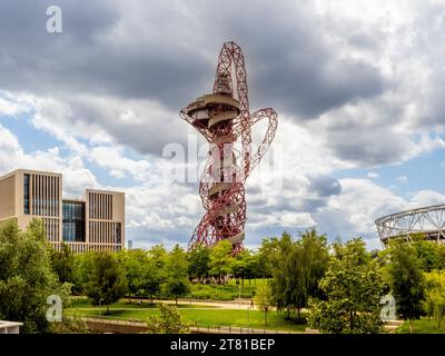 Die ArcelorMittal Orbit Skulptur, entworfen von Anish Kapoor und Cecil Balmond. Olympic Park, Stratford, London Stockfoto