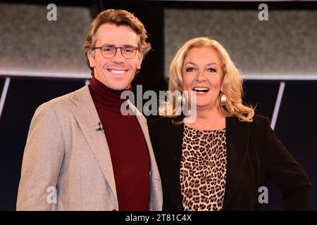 Johannes Wimmer und Bettina Tietjen bei der NDR Talk Show am 17.11.2023 in Hamburg Stockfoto