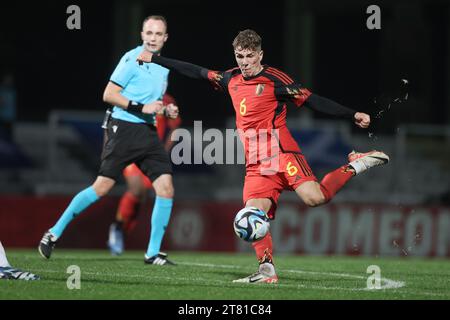 Roeselare, Belgien. November 2023. Belgiens Arne Engels im Spiel zwischen der U21-Jugendmannschaft der belgischen Fußballnationalmannschaft Red Devils und der U21 von Schottland im Stadion „The Nest“ in Roeselare am Freitag, den 17. November 2023, Qualifikationsspiel 4/10 in Gruppe B vor der UEFA-U21-Europameisterschaft 2025. BELGA FOTO BRUNO FAHY Credit: Belga News Agency/Alamy Live News Stockfoto