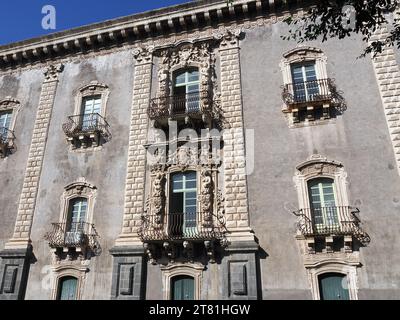 Monastero di San Nicolò l'Arena, Kloster San Nicolò l'Arena ehemaliges Benediktinerkloster, Piazza Dante, Catania, Sizilien, Sizilien, Italien, Europa Stockfoto