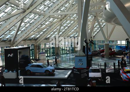 Los Angeles, Kalifornien, Usa. November 2023. LA Auto Show im Los Angeles Convention Center vom 17. Bis 26. November 2023. Die LA Auto Show ist eine der wichtigsten Autoshows in Nordamerika. Foto: Walter Cicchetti/Alamy Live News Stockfoto